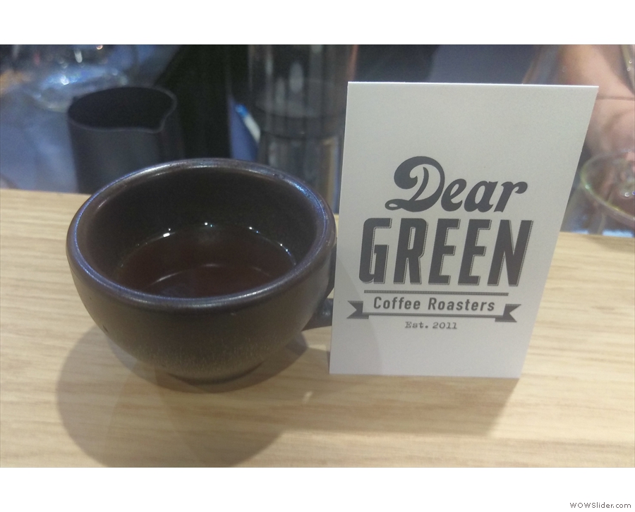 I took my Kaffeeform cup with me to try the coffee. Here's a Kenyan from Dear Green...