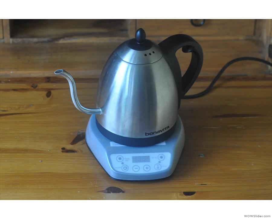 My new Bonativa gooseneck pouring kettle, plugged in and ready for action.