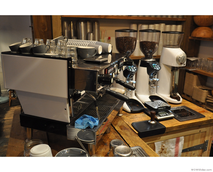 The espresso machine and its grinders (house, guest and filter).