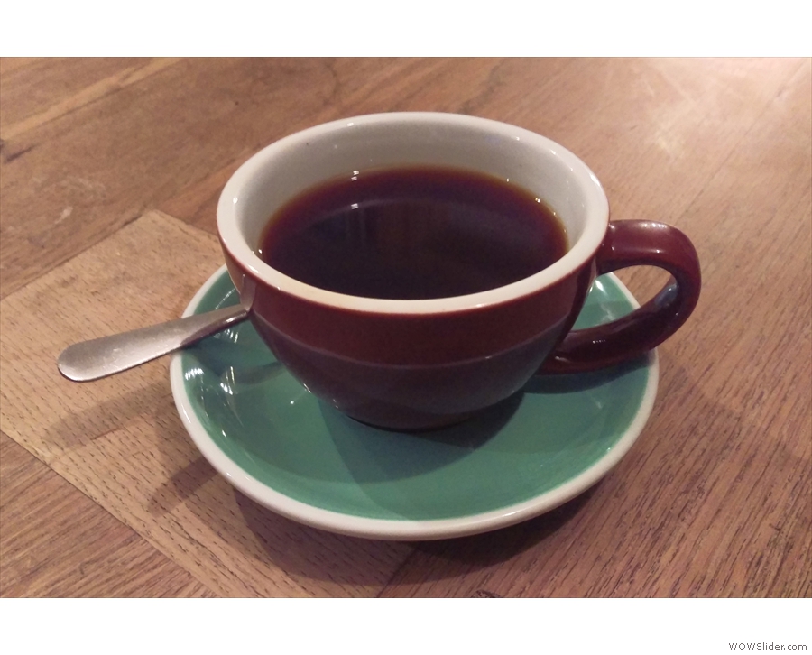 On my first visit, I had the Fez, a Kenyan Peaberry single-origin, through the V60.