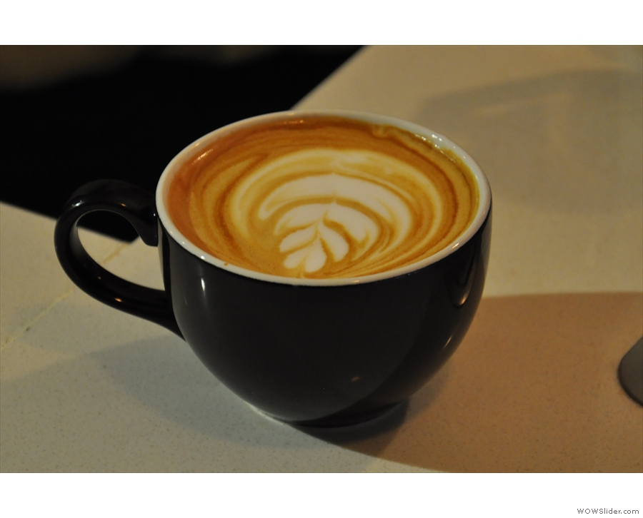 ... et voila! Lovely latte-art. Great coffee too!