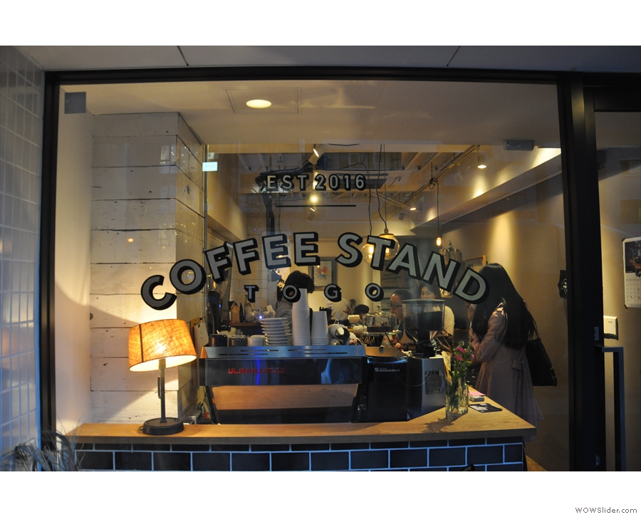 A recent addition to the Tokyo coffee scene, at first I thought it was just a to-go place...