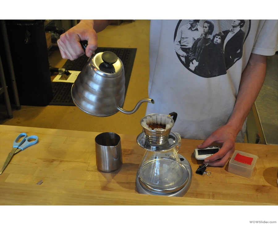 Everything (espresso and filter) is weighed and timed in Barefoot.