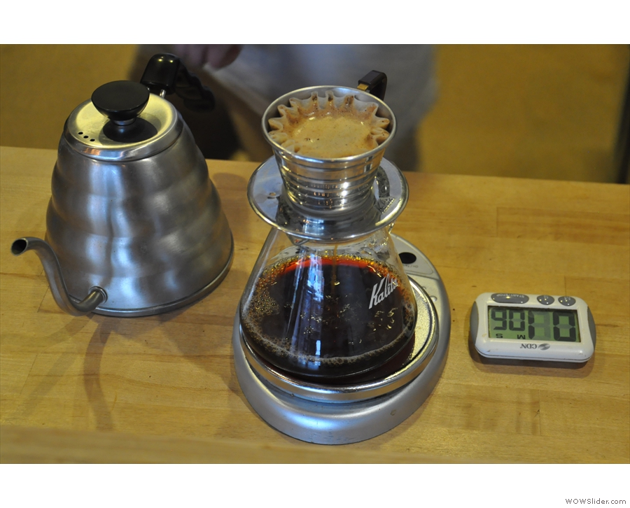 The basic recipe calls for 22g of ground coffee and 400ml of water.