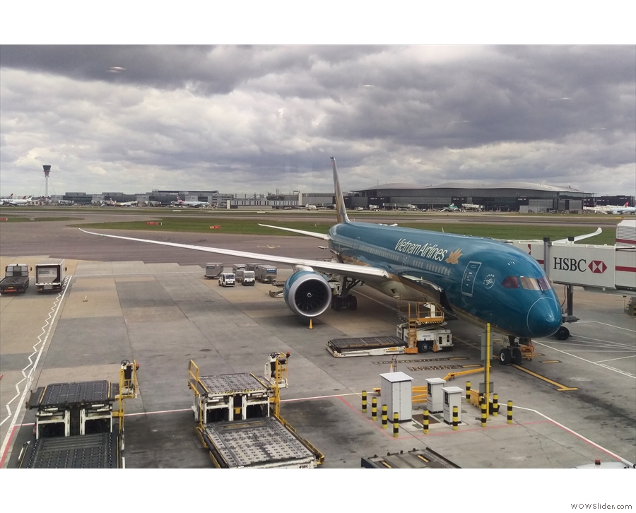 My ride for the day, a shiny, new Vietnam Airlines 787-9 to take me to Ho Chi Minh City.