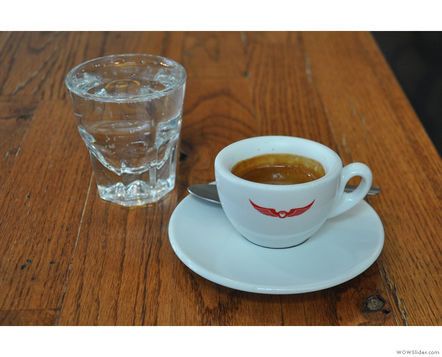 I had the Planadas Colombian as an espresso, served with a glass of sparkling water.