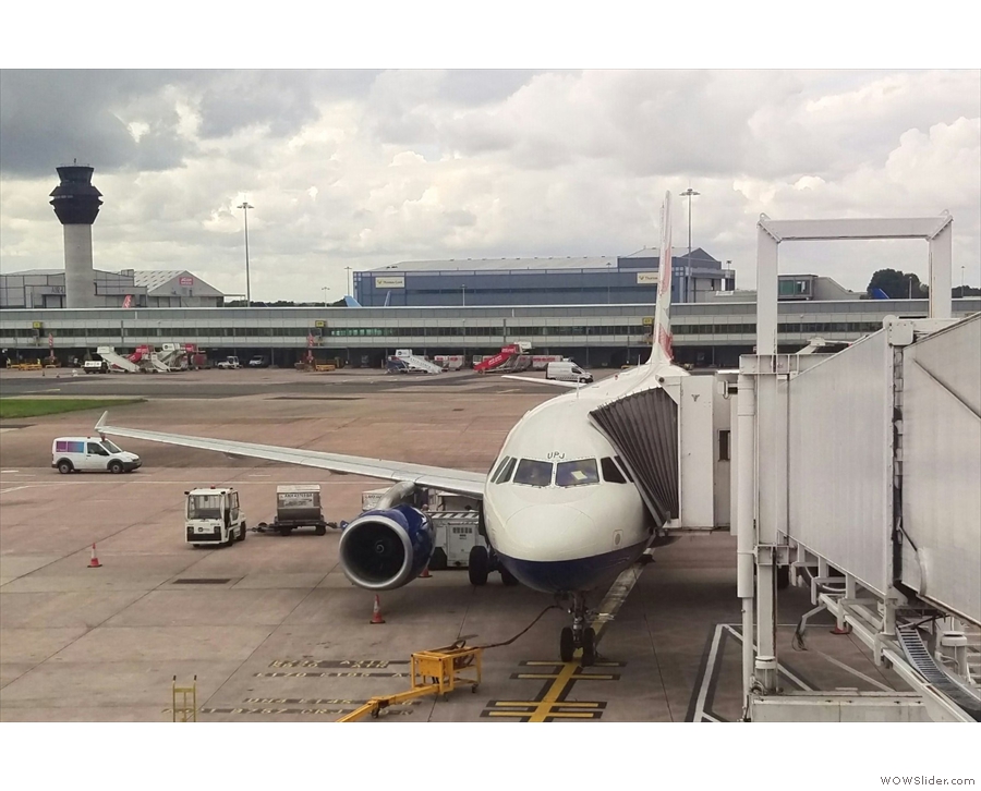 Flying to Chicago, step 1: my Airbus A319 to take me from Manchester to Heathrow.