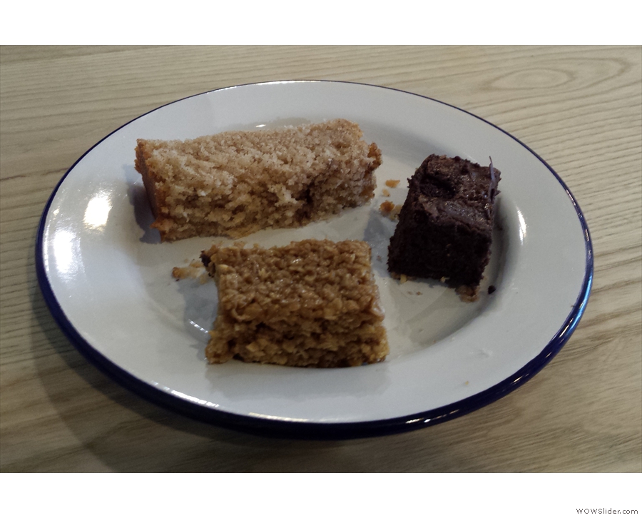 I was with two friends, so we made our own mini-cake selection: flapjack, brownie & loaf.
