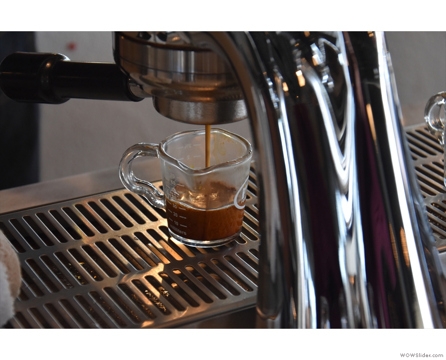 The Modbar makes it so easy to watch espresso extract...