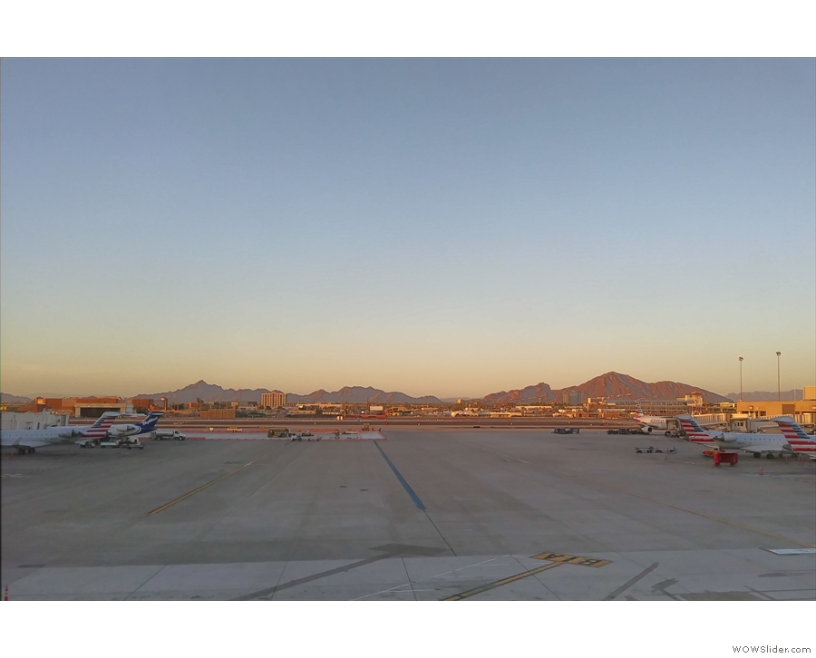 A view I'm not sure I'll ever tire of: the mountains north of Phoenix Sky Harbor Airport.