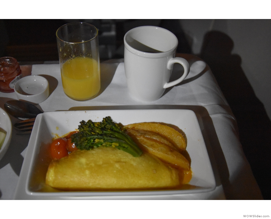 ... followed by a very fine spinach omelette. I even tried the coffee (it was okay-ish).