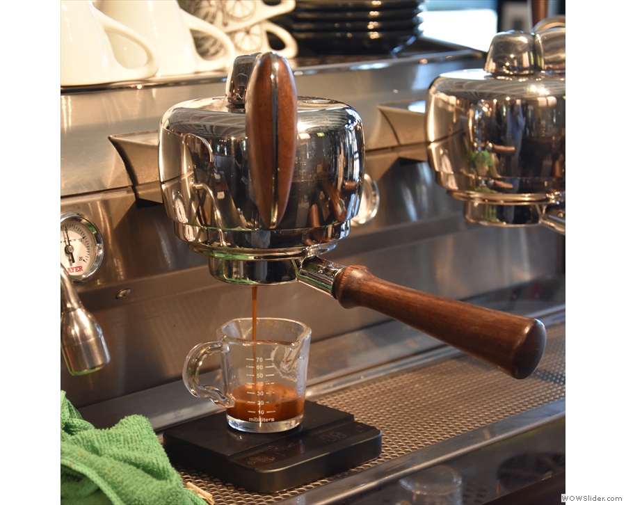 As regular readers know, I love watching espresso extract.