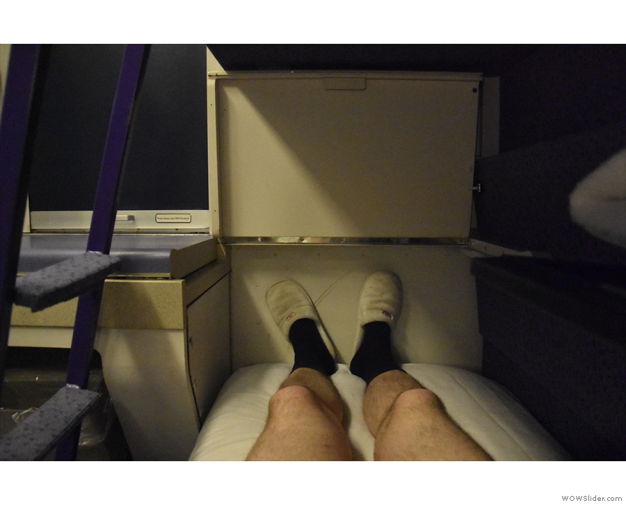So, to bed. The bunks are nice and long. I had no problem lying flat. Excuse the knees.