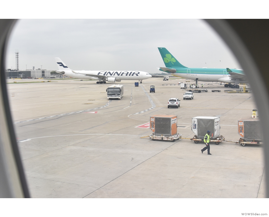 The Aer Lingus plane is a little way down, and, further on, the Finnair flight is coming in...