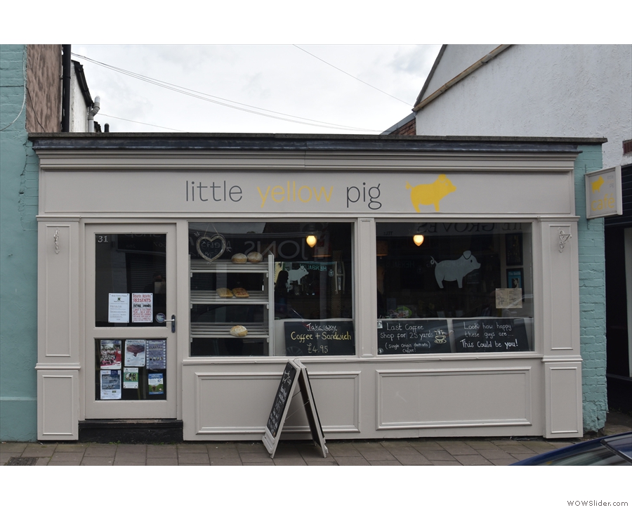 First, on the right, is the original part of Little Yellow Pig, and it's still the main entrance.