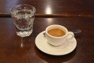 I was back five days later for a pre-hike espresso, served with a glass of sparklig water.