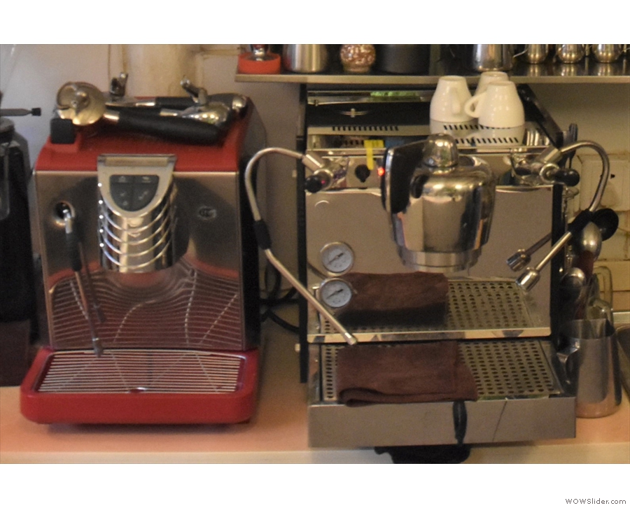 The Nuova Simonelli Oscar, I recognise, but the main machine, on the right, is new to me.