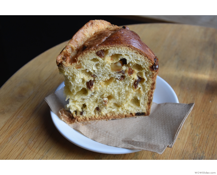 Going back to the cake, I decided to have a slice of panettone...