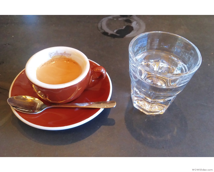 On my first visit, I only had time for a quck espresso, made with the El Jordan...
