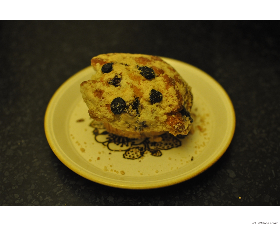 ... and this lovely blueberry crumble muffin, which was very cake-like.