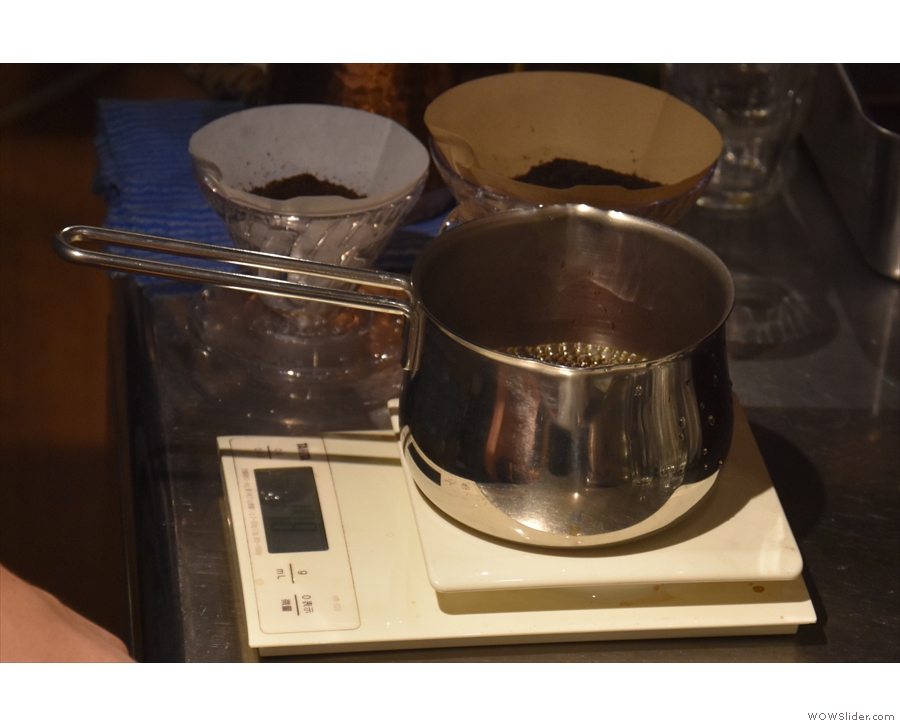 Once the correct weight of coffee has extracted, the V60 is removed...
