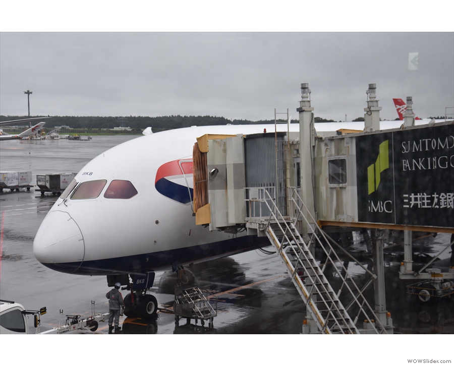 My ride home, a British Airways Boeing 787-900. There were two airbridges... 