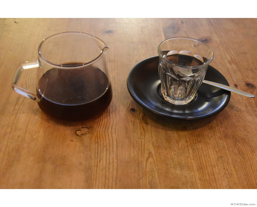 I ordered a filter coffee, served in a carafe with a glass on the side.