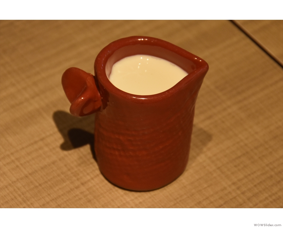 ... check out the dinky milk jug that comes with it!
