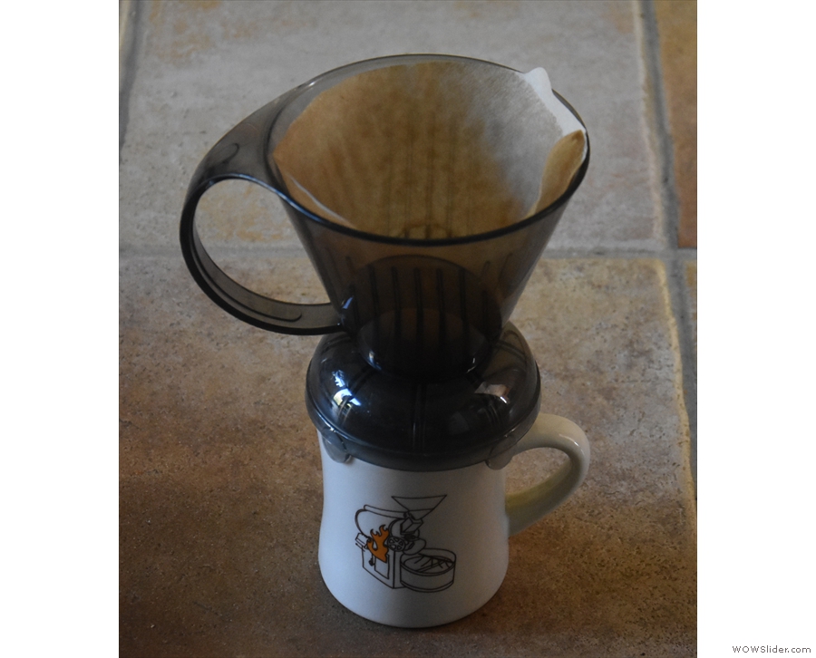 ... put the Clever Dripper on the top of your mug. This will drain the water into the mug.