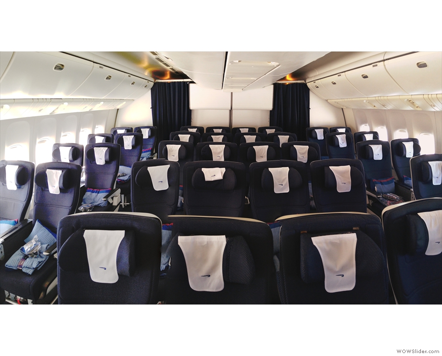 Here's the whole cabin (all five rows of it) with four seats in a line across the middle...