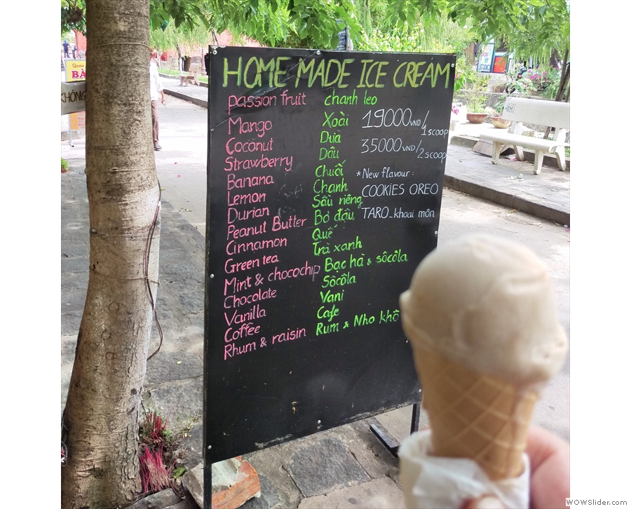I also couldn't resist stopping for ice cream (it was around 35°C and humid!).