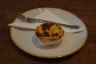 ... while my pastéis de nata came on a plate.