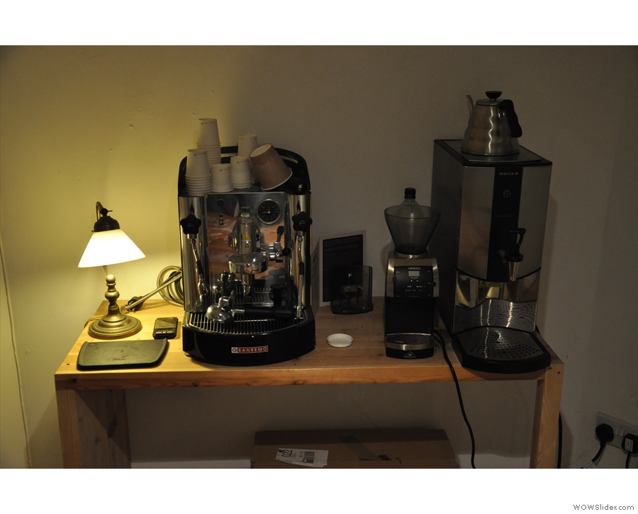 Espresso machine, scales, grinder, boiler, pouring kettle. Everything you need in fact!