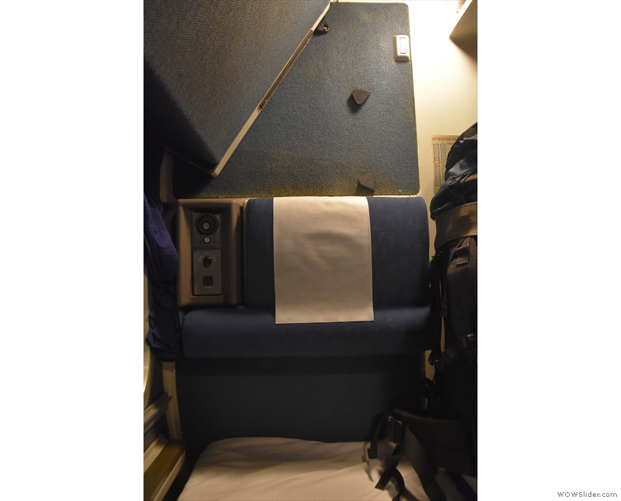 ... while in this shot, you can see the upper bunk, stowed away at 45°.