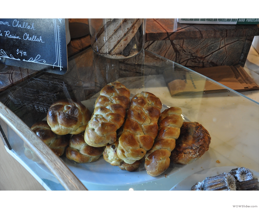 If I hadn't just been at Jany's for breakfast, I'd have had one of these Challah.