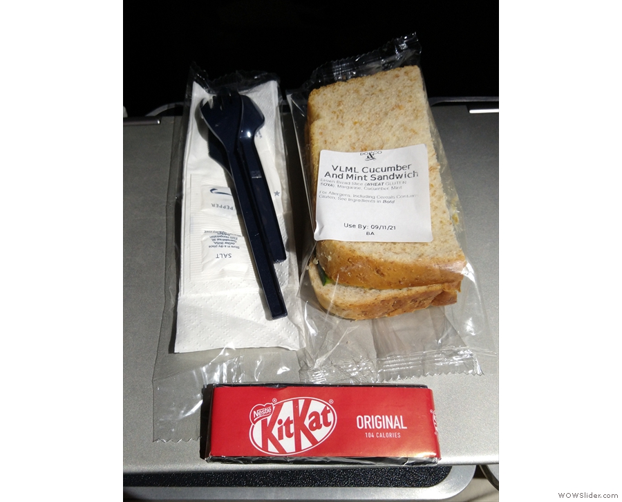 This turned out to be a rather small sandwich and a KitKat.