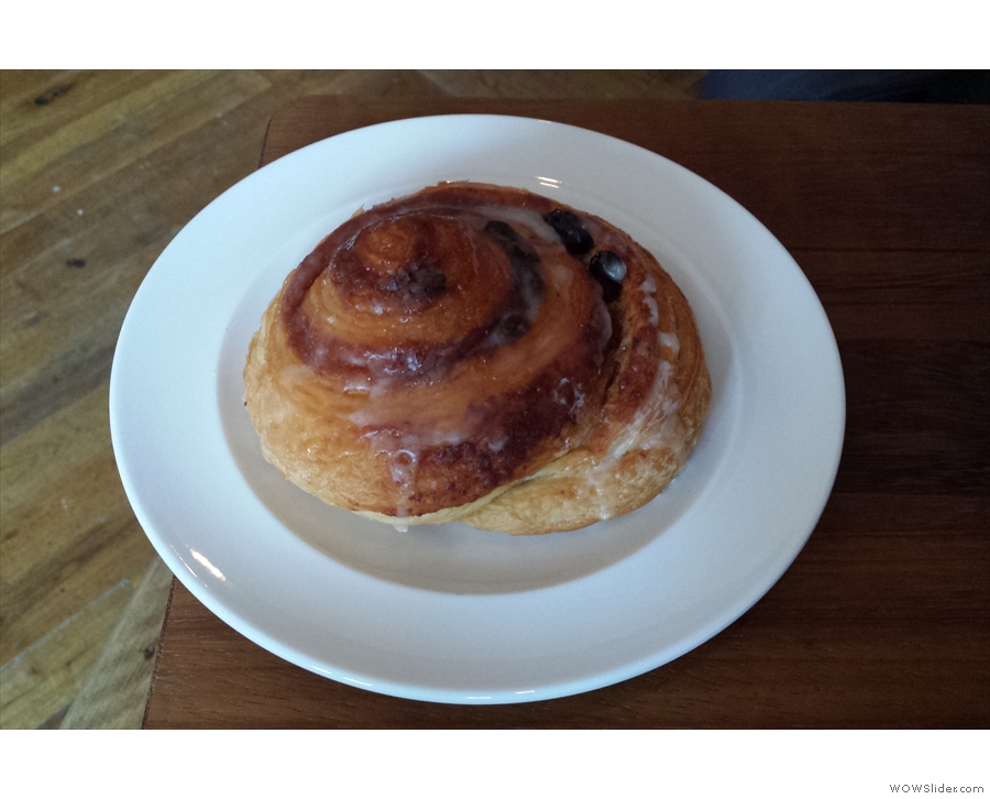 I also had this lovely looking Pain au Raisin.