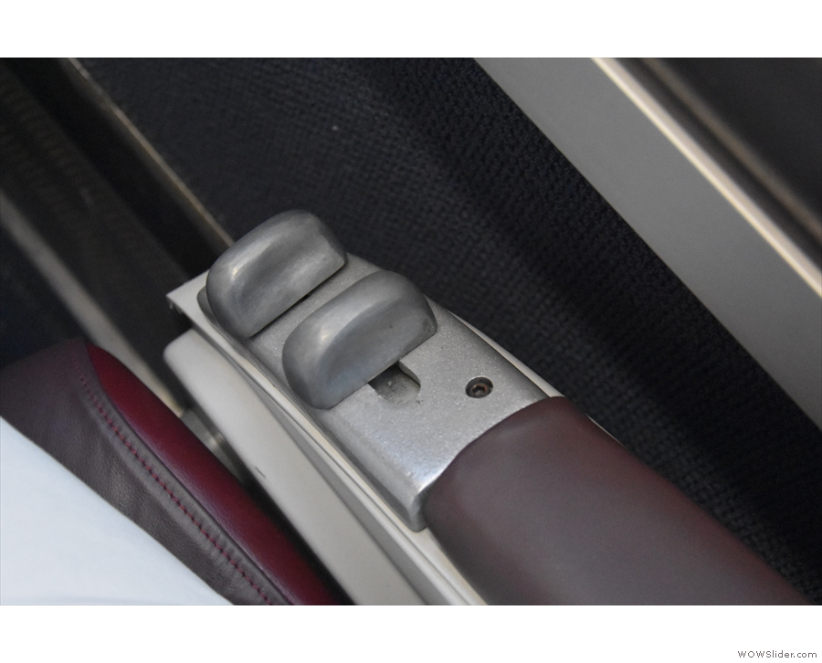 Each seat can recline: just use the chunky metal lever in the armrest.