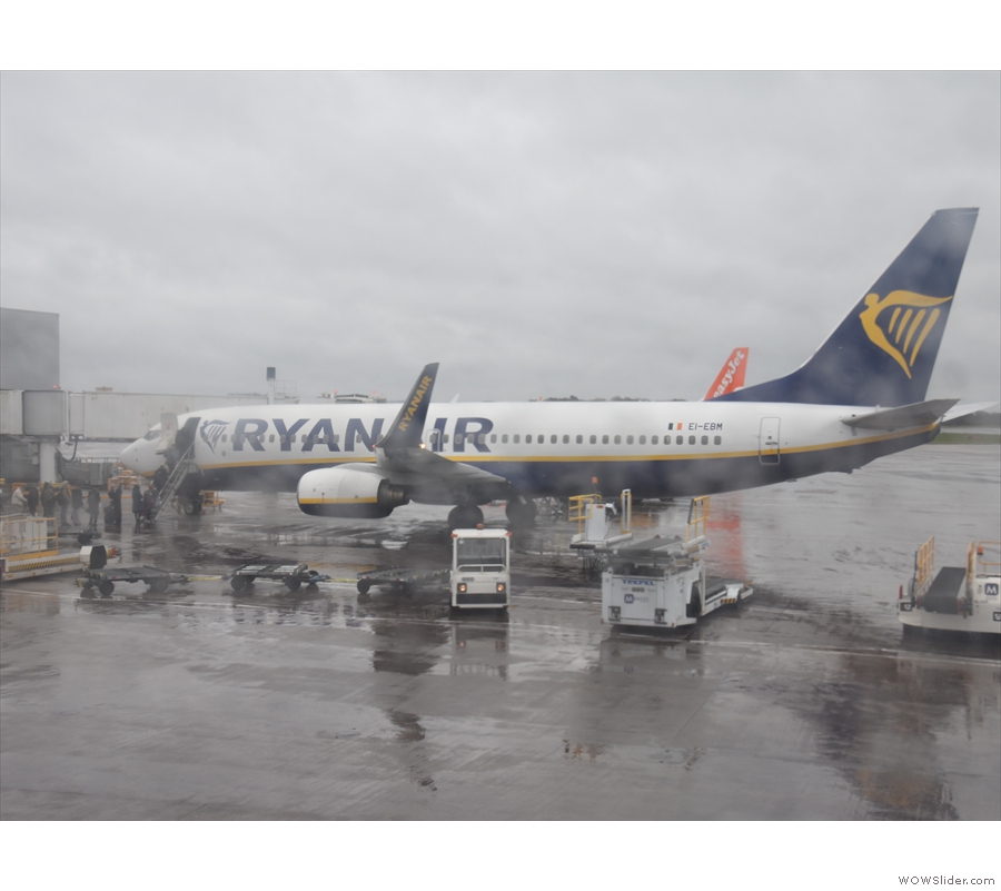 ... Ryanair Boeing 737-800 which was in the process of boarding passengers for Eindhoven.
