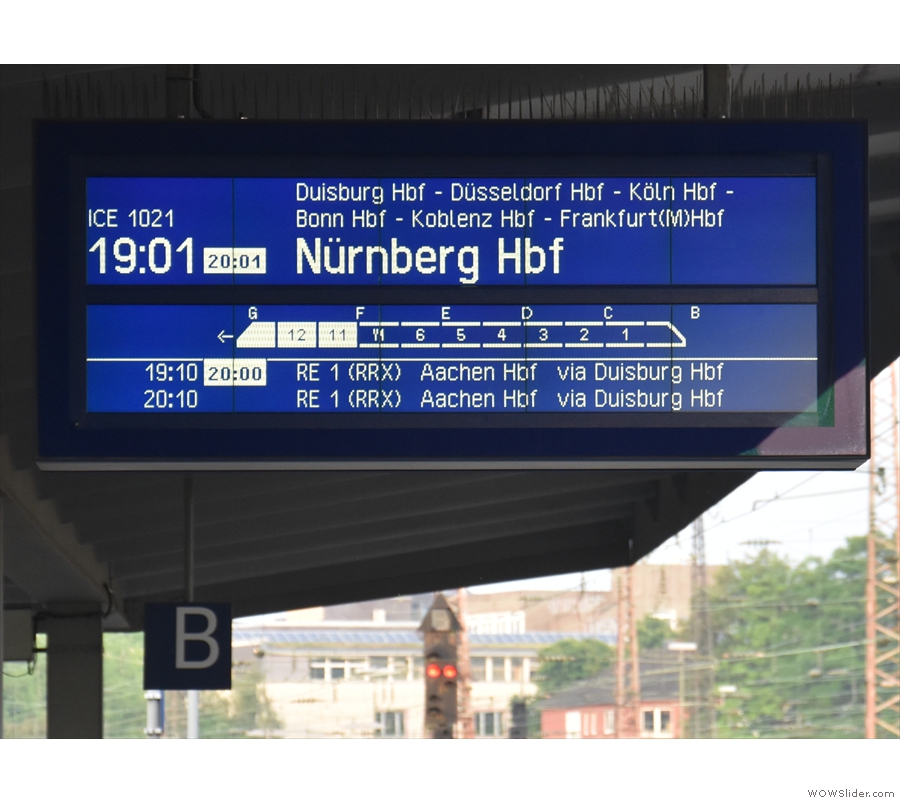 Correction, make that the 19:01 to Nürnberg, an ICE 1, with first class at the front.