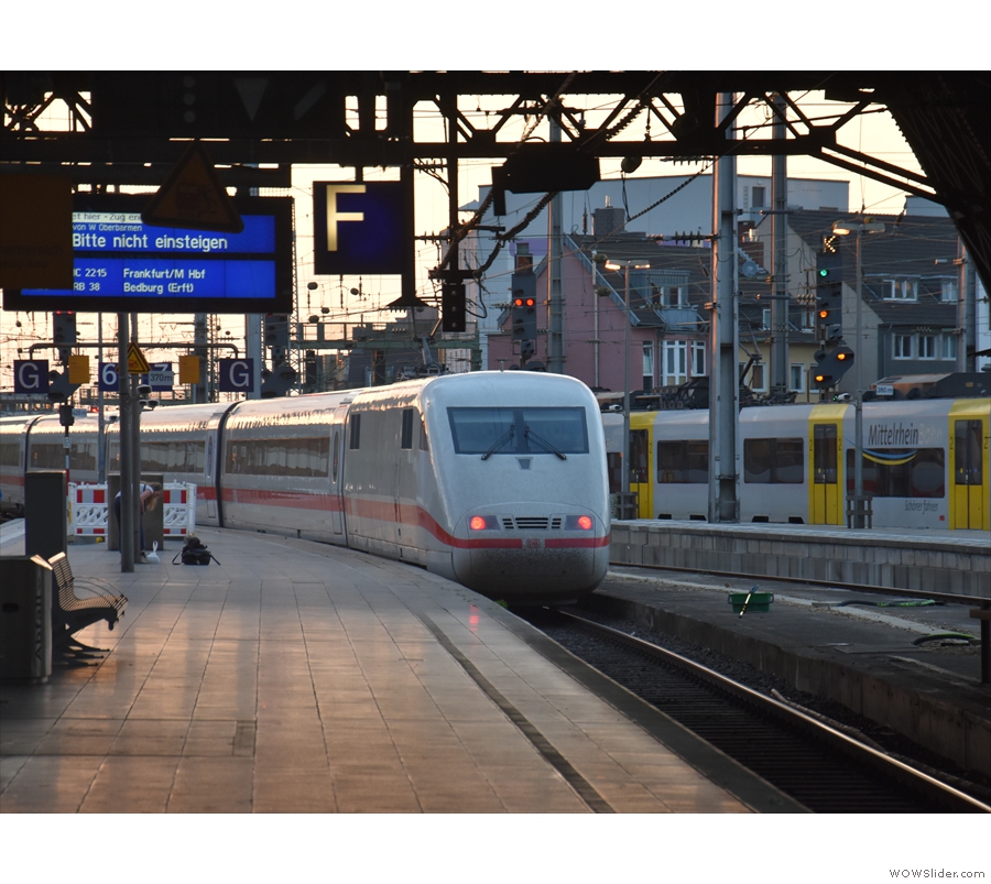 ... to say goodbye to my train as it heads off into the sunset on its way to Nürmberg.