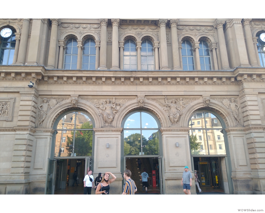 Part of the magnificent neoclassical façade of Mainz Hauptbahnhof.