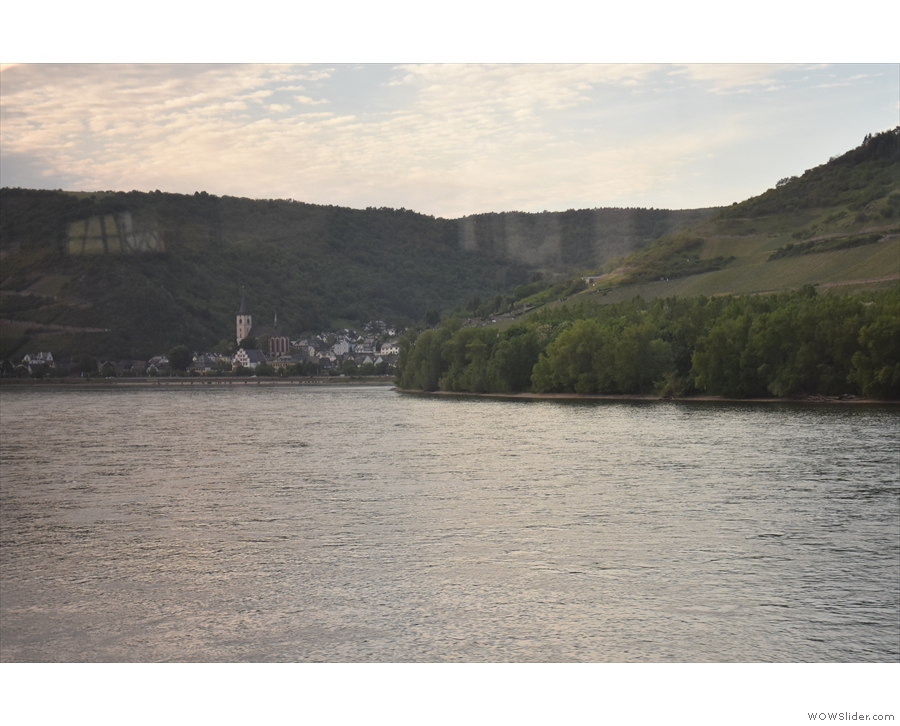 Coming up on Niederheimbach, with views across the Rhine to Lorch and another thing...