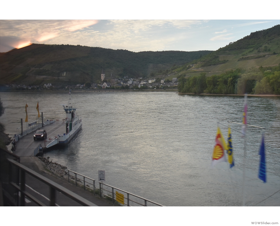 ... which shuttles cars and foot passengers across the Rhine to and from Lorch.