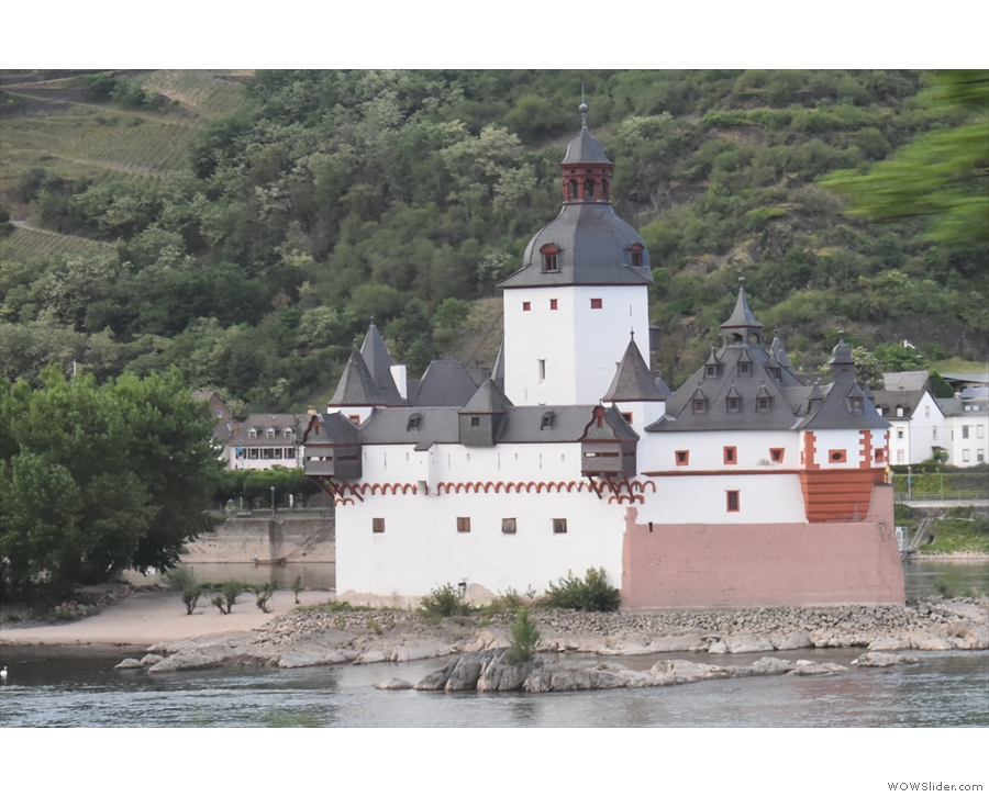 ... I completely missed Burg Pfalzgrafenstein, the famous castle on an island in the Rhine.