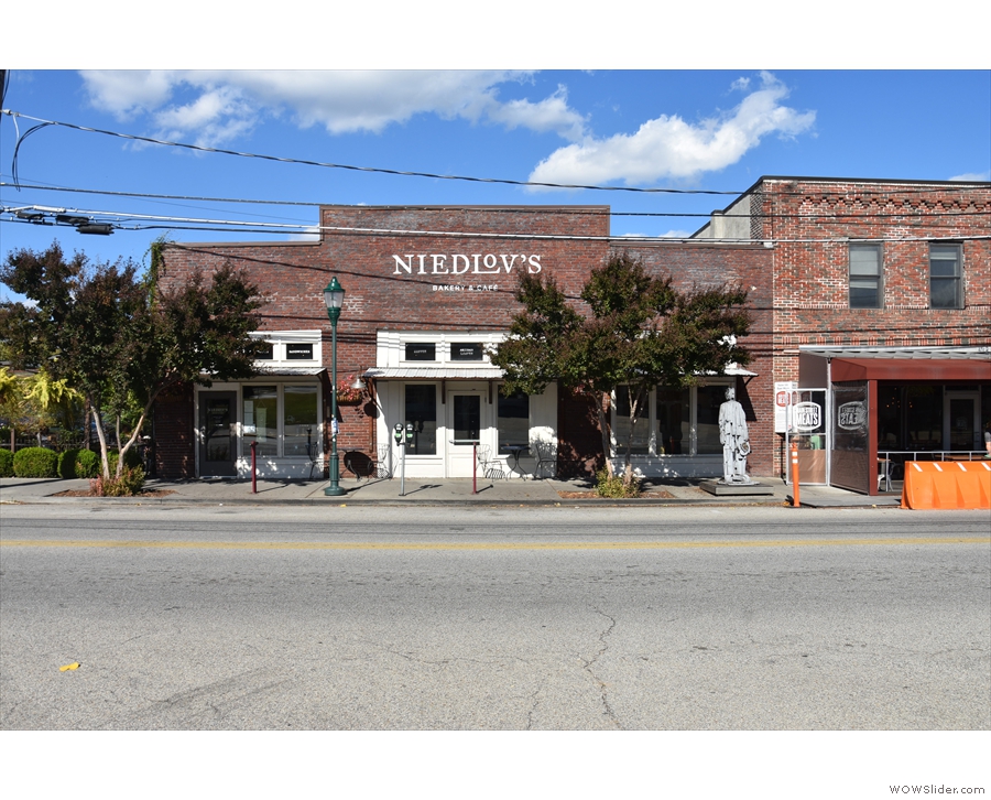 Niedlov's Cafe & Bakery, as seen from across Main Street, Chattanooga.