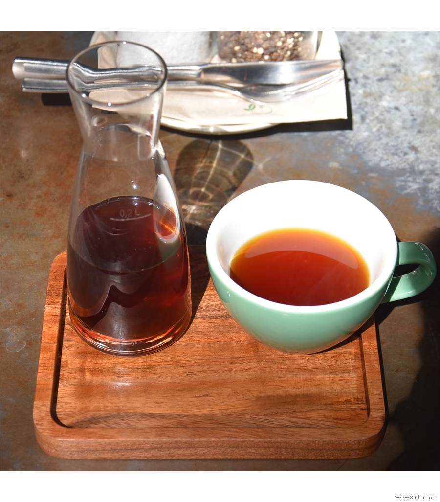 I had this V60 of the Papua New Guinea (PNG) Grassroots at KaffeeKirsche Cafe & Bakery.
