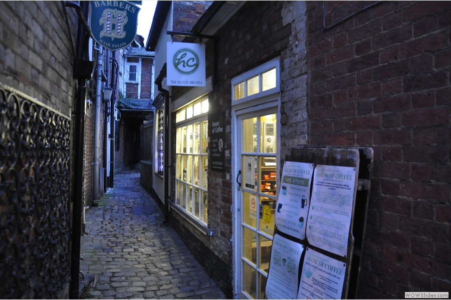 Hiding down an alley in the centre of Leighton Buzzard, you will find The House of Coffee