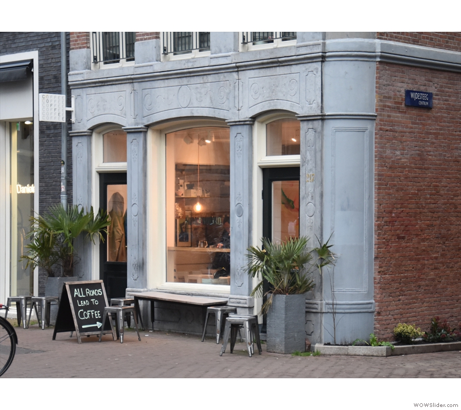The outside seating is on Spuistraat, where you'll also find Hummingbird's twin doors.