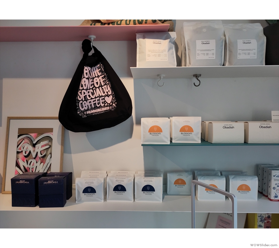 This is where you can buy bags of coffee from Onyx and Hummingbird's guest roasters.